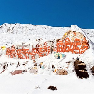 西藏手工雕刻玛尼石 玛尼堆安放 石雕六字真言等多经文嘛呢石