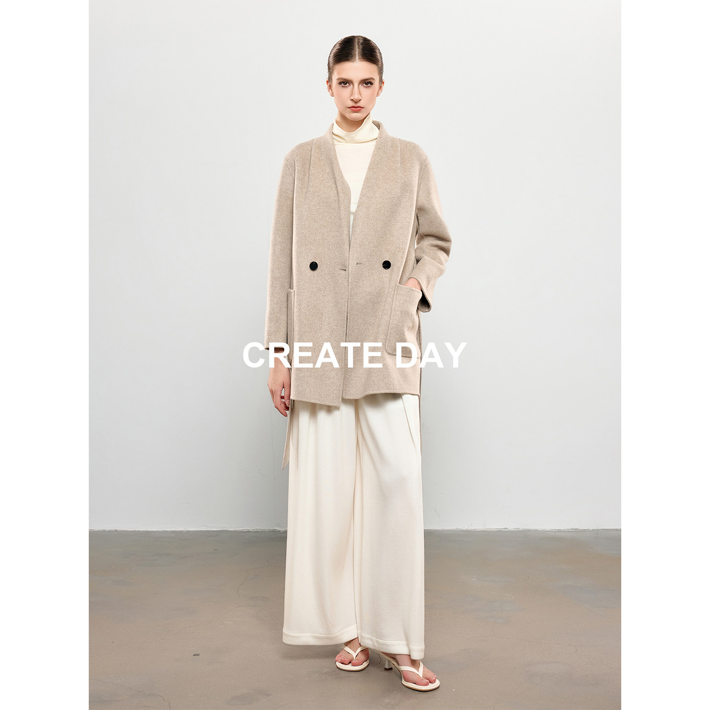 10%羊驼毛+90%绵羊毛叠领大衣