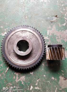 广州南方CN6140B/CN6150B车床拨叉齿轮斜齿轮机床配件Z60 Z20/M3