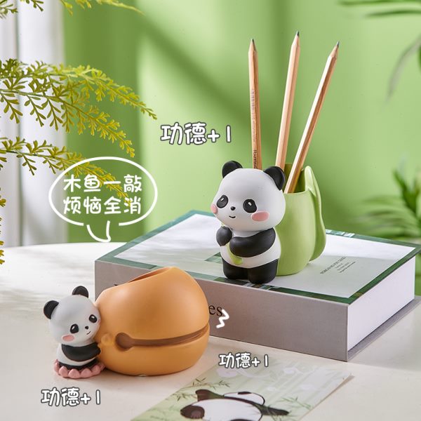 创意可爱熊猫笔筒收纳周边摆件2024新款实用办公室桌面高级感文创