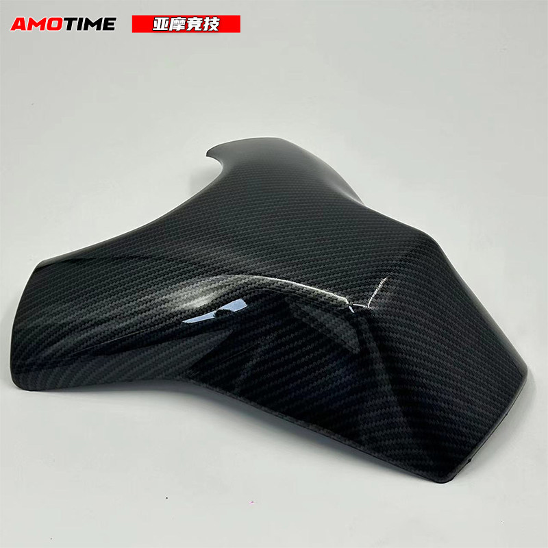 适用春风改装加高油箱顶油箱罩原车模水转印碳纤色