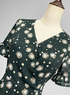 绿色雪纺短袖连衣裙女2024修身显瘦气质喇叭袖V领a字裙小个子中裙