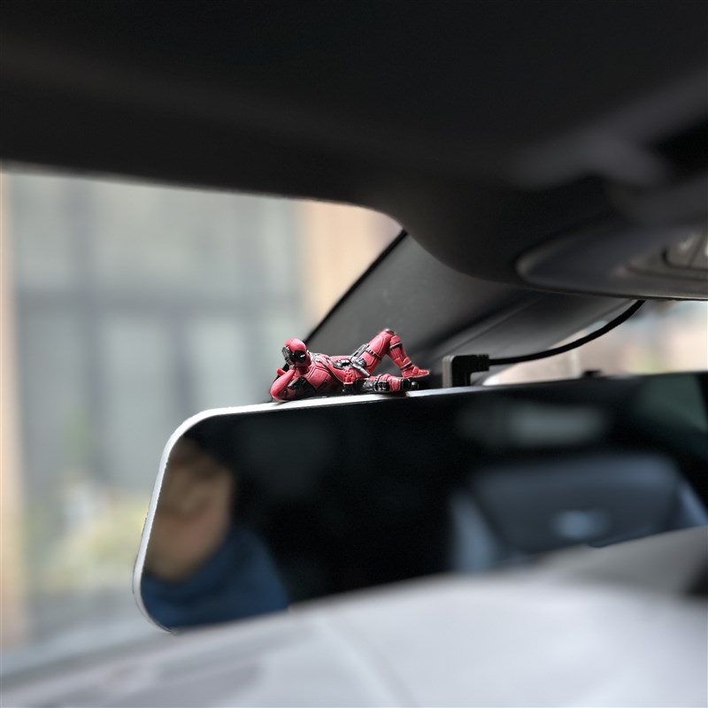 包邮躺平死侍汽车中控台摆件小贱贱手办公仔车载装饰个性车内饰品