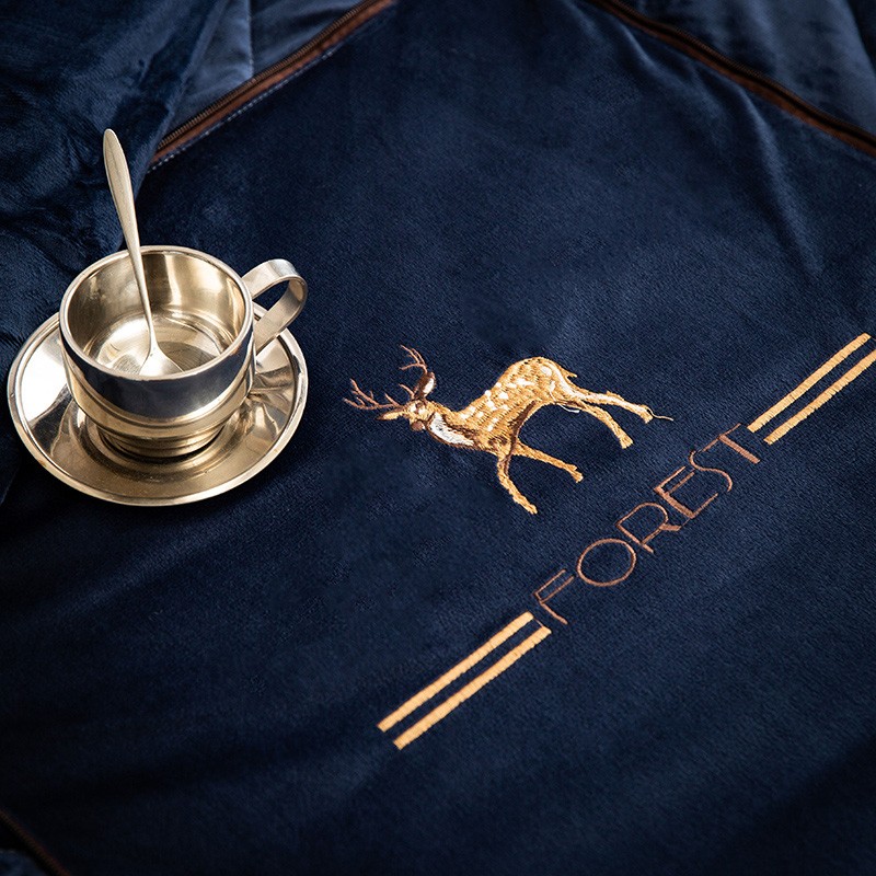 北欧两用抱枕被加厚二合一靠垫可折叠小毛毯汽车办公室午睡空调被