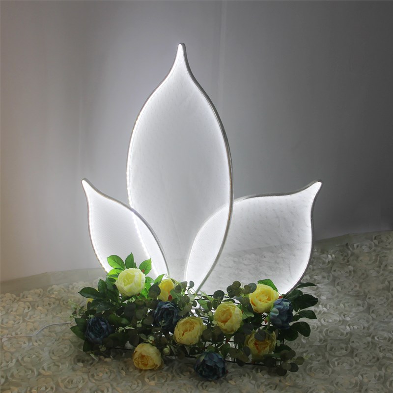 2020新款婚庆道具发光荷花路引T台迎宾区LED装饰灯创意婚庆装饰