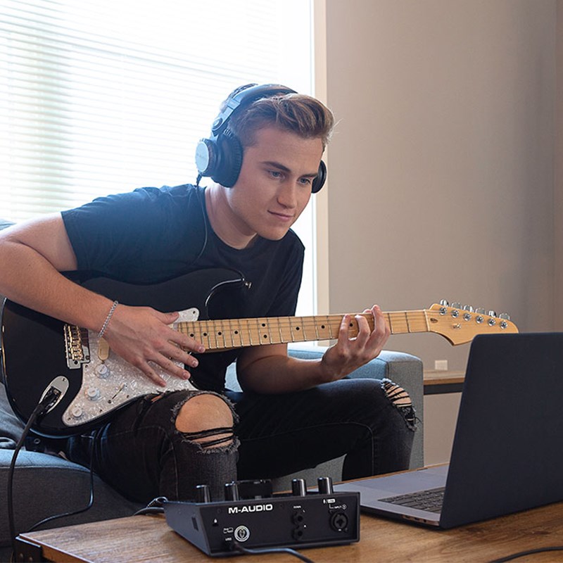 M-UDIO ir192/声卡2X2音频编接口2进2出声卡录音棚级装