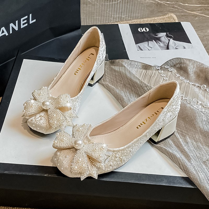 晚晚鞋珍珠法式粗跟中跟单鞋女2x025年流行新款春季大码女鞋4143