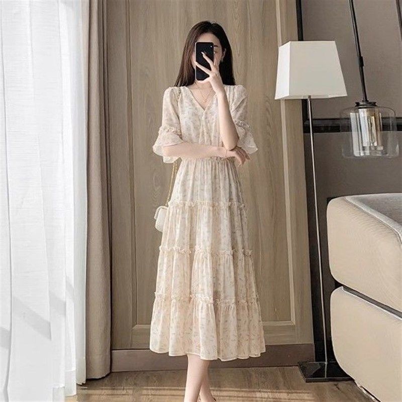 超仙温柔风雪纺碎花连衣裙女2024新款夏季气质v领收腰茶歇a字裙子,模玩/动漫/周边/娃圈三坑/桌游,lolita洛丽塔连衣裙,淘宝优惠券,粉丝福利购,淘宝优惠卷