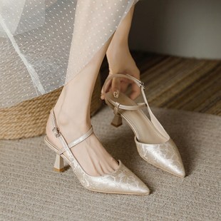 配旗袍软皮单鞋 外穿中式 女高跟春夏新款 一字带细跟尖头包头凉鞋