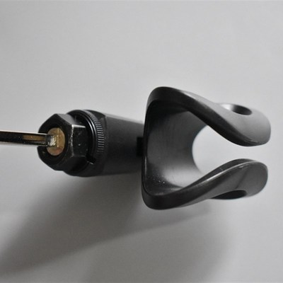 萨克斯话筒支架中音次中音话筒夹无线麦克风架便携式演出配件