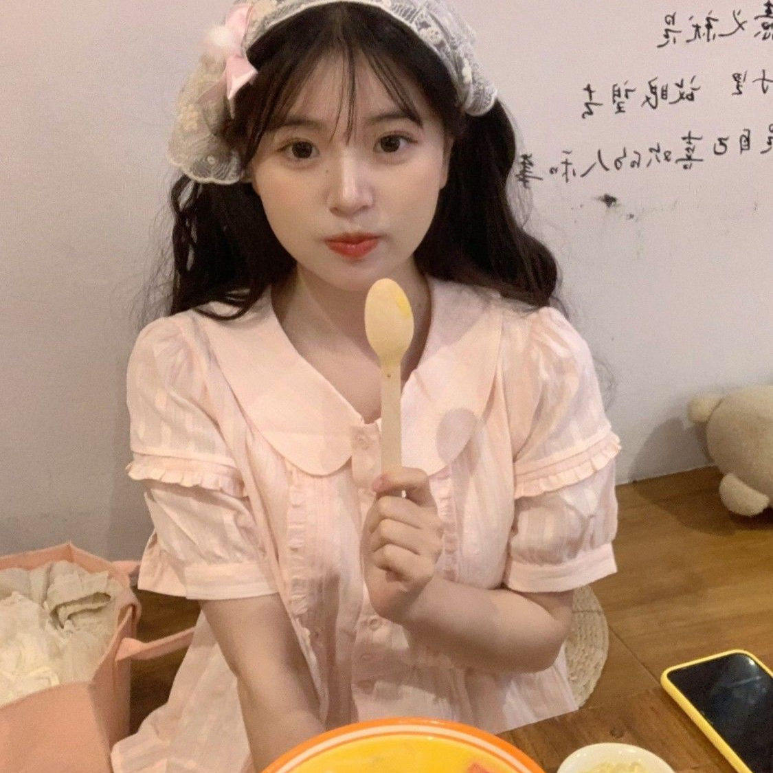欢简韵高级感粉色衬衫女2025夏秋新款甜美纯棉百搭娃娃领宽松上衣