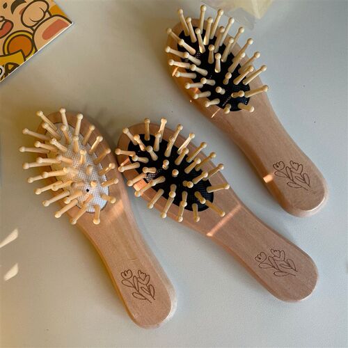 迷你可携式按摩气囊 天然实木手掌梳子头皮按摩学生口袋梳木梳BH1