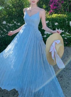 法式蓝色aV领吊带裙夏季海边度假风收腰显瘦沙滩长裙大裙摆连衣裙