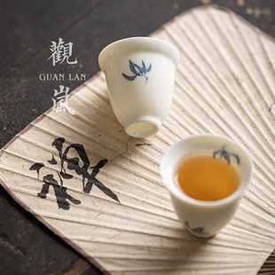 釉下彩手绘蝴蝶兰花茶杯家用闻香杯E陶瓷主人杯单杯功夫茶具品茗
