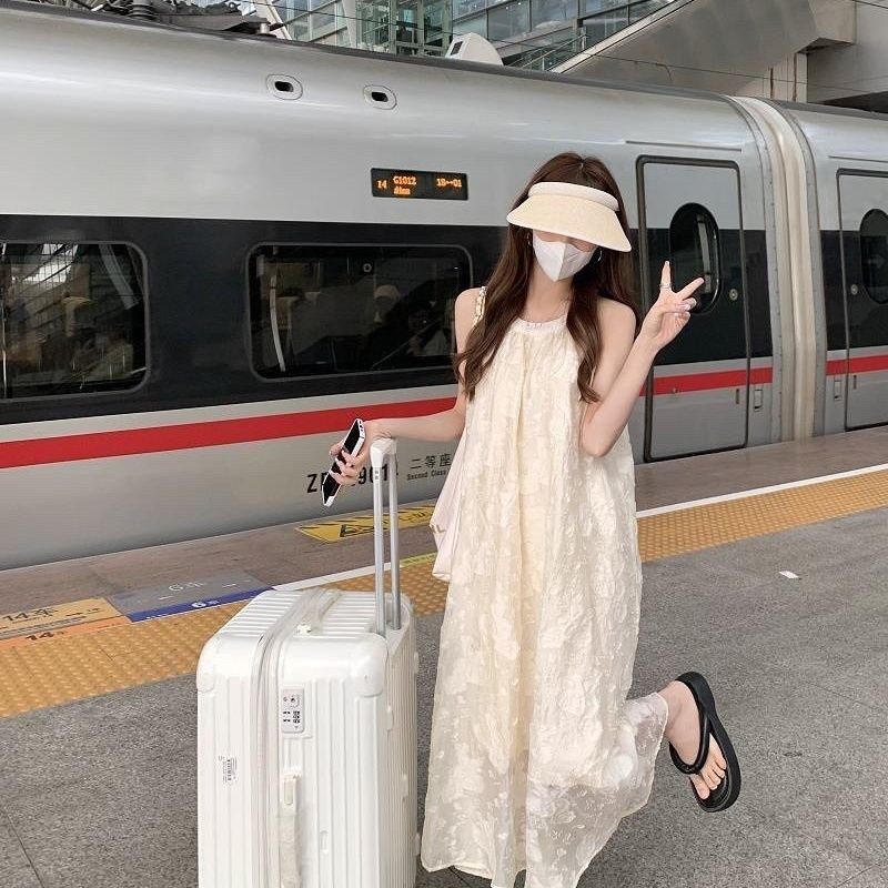 海边雪纺蕾丝钩花挂脖无袖连衣裙女杏色清纯中长款裙子155小个子