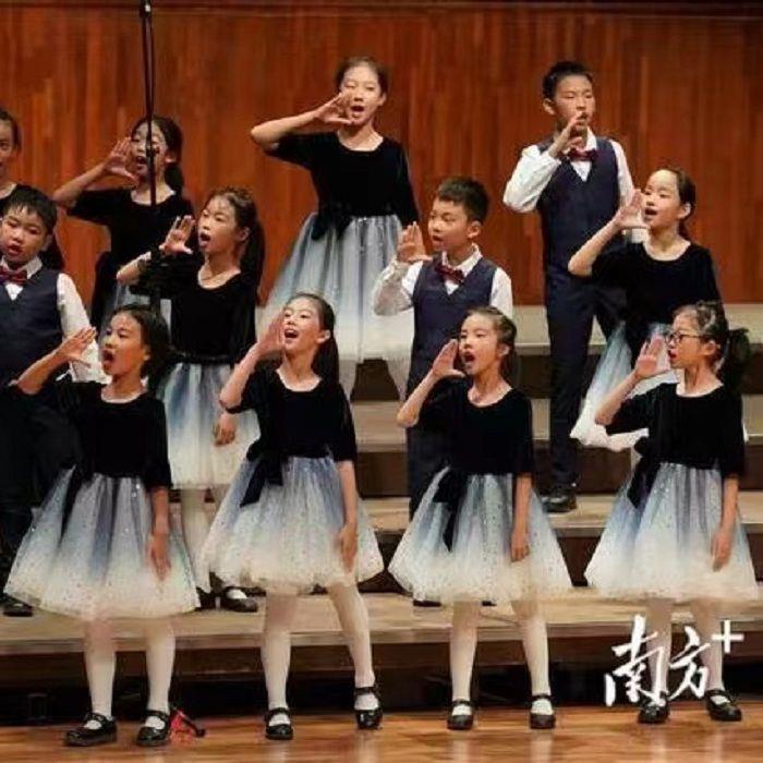 新款儿童表演服中小学生诗歌朗诵钢琴表演大合唱团演出服主持礼服