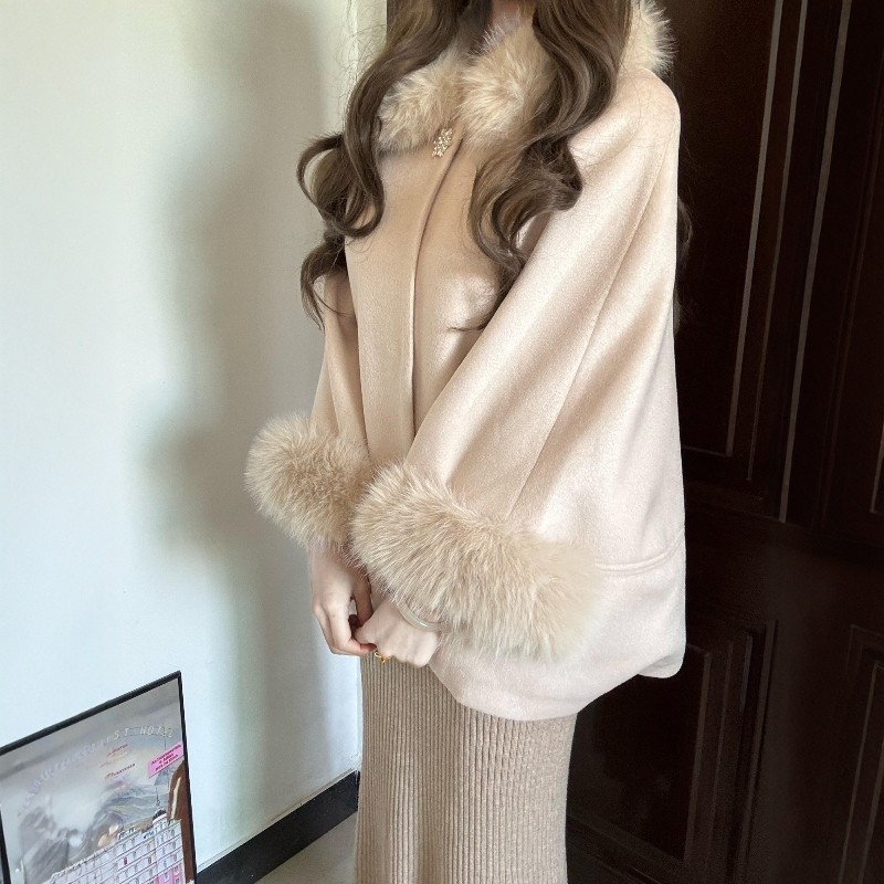 韩系千金风毛领斗篷毛呢外套女春季杏粉色上衣毛毛袖中长款大衣女