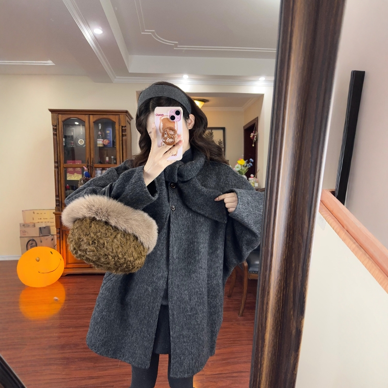 超好看独特围巾毛呢大衣