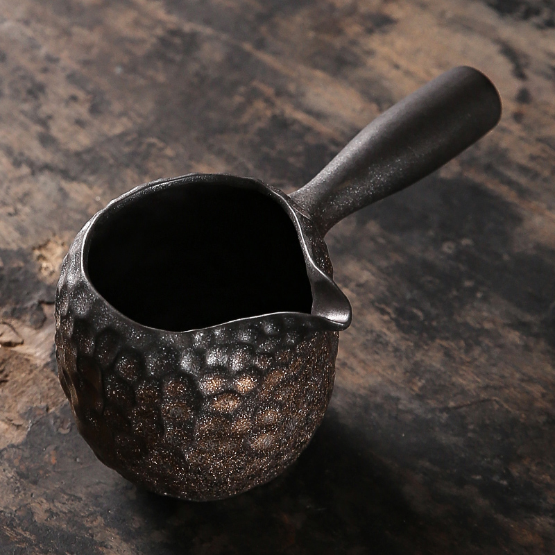鎏金公道杯 复古铁釉陶瓷侧把公杯手工茶具防烫匀茶杯粗陶分茶器
