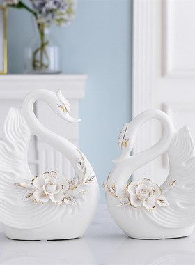 陶瓷天鹅摆件一对装饰品客厅电视机柜玄关酒柜家居送闺密结婚礼物