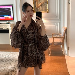 宛宛大大【偷心露易丝】棕色珍珠雪纺豹纹系带斗篷上衣高腰短裤