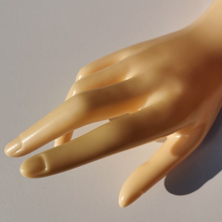 创意塑料饰品展示女手模型黑白肤色女短手右手假手手饰戒指陈列手