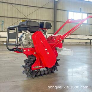 玉米垄间开沟培土机柴油手扶扣瓣趟地机水冷柴油8马力链轨微耕机