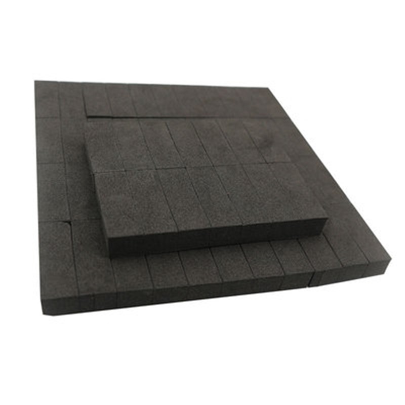 圆模刀版弹垫圆压圆废品区橙色海绵块模切机成品区黑色小方背胶