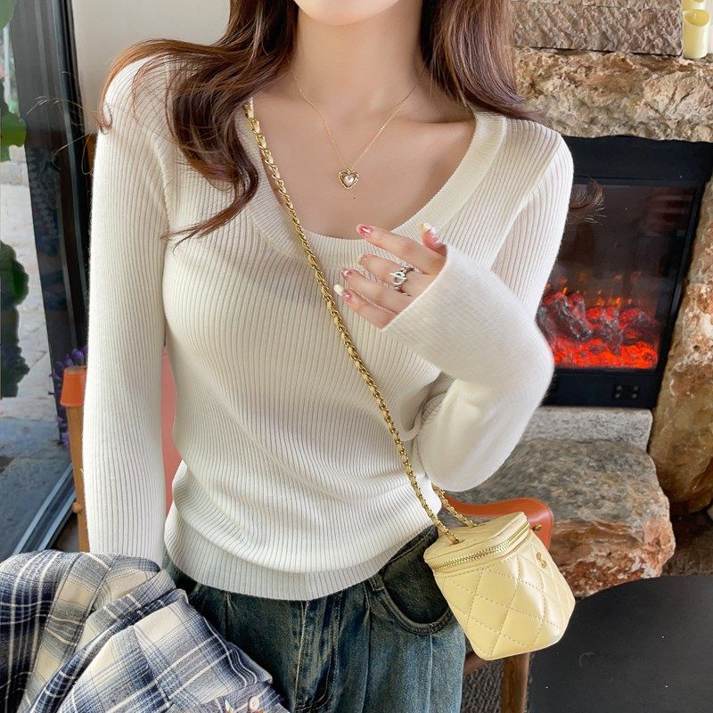 早秋毛衣灰色低圆领打底衫女内搭2024新款修身高级感针织长袖上衣