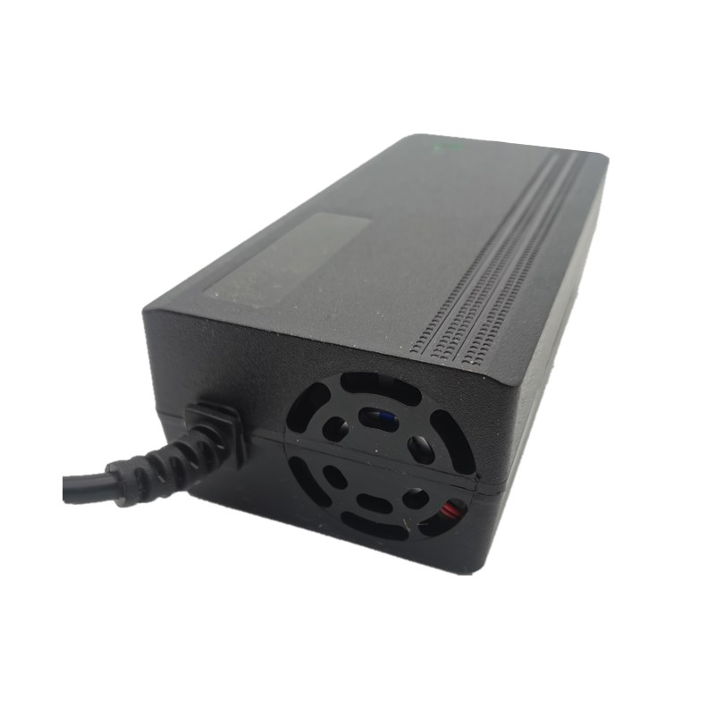 48V代驾车充电器 1314串鑫速成锂电池充电器54.6V58.8v3A5A快充