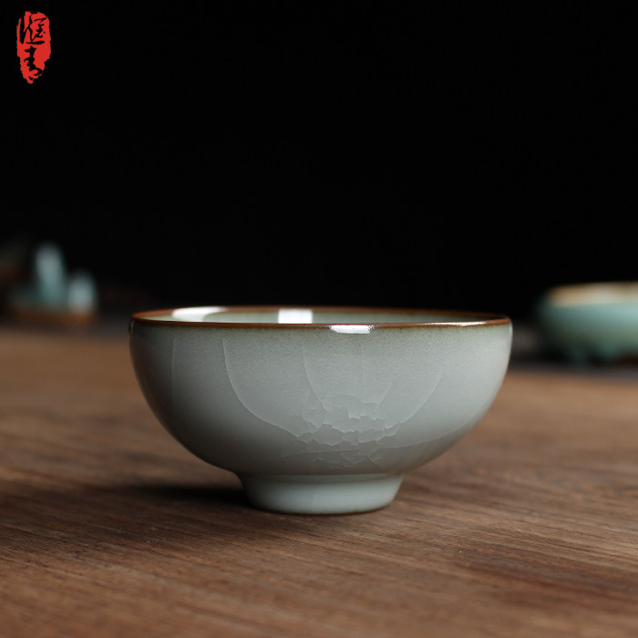 精品龙泉市青瓷名家大师黄长伟品茗杯粉青釉杯手工杯功夫茶杯