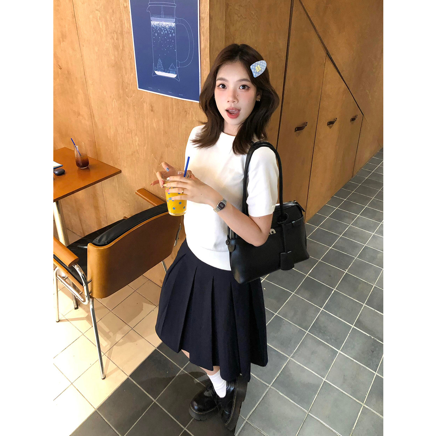 小众复古白色套头短袖T恤女新款学院风收腰休闲百搭显瘦短款上衣,女装/女士精品,T恤,淘宝优惠券,粉丝福利购,淘宝优惠卷