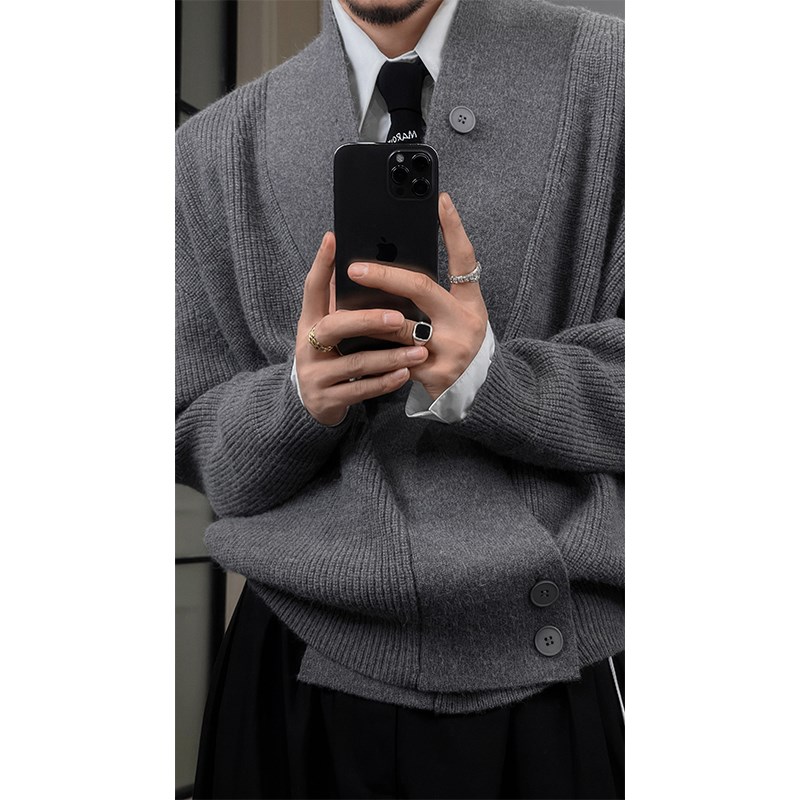 龙叨叨2024秋季新款设计款小众斜门襟针织开衫外套宽松休闲毛衣男