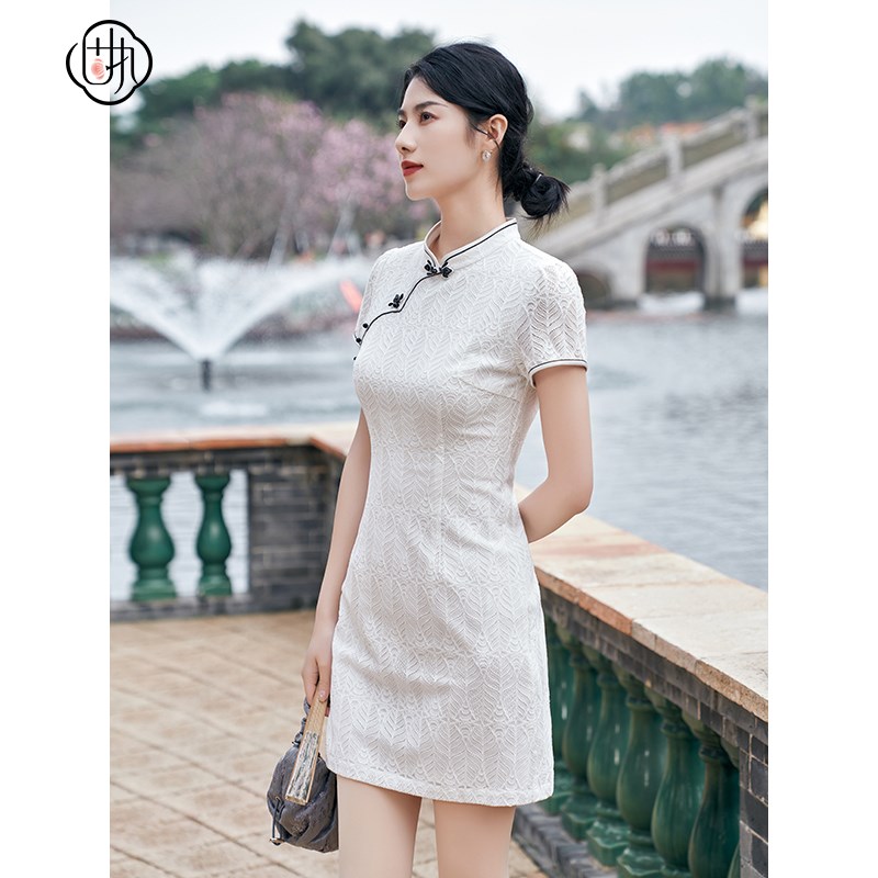 固执2025夏季新款中式立领蕾丝短袖短款旗袍连衣裙10842QP09148