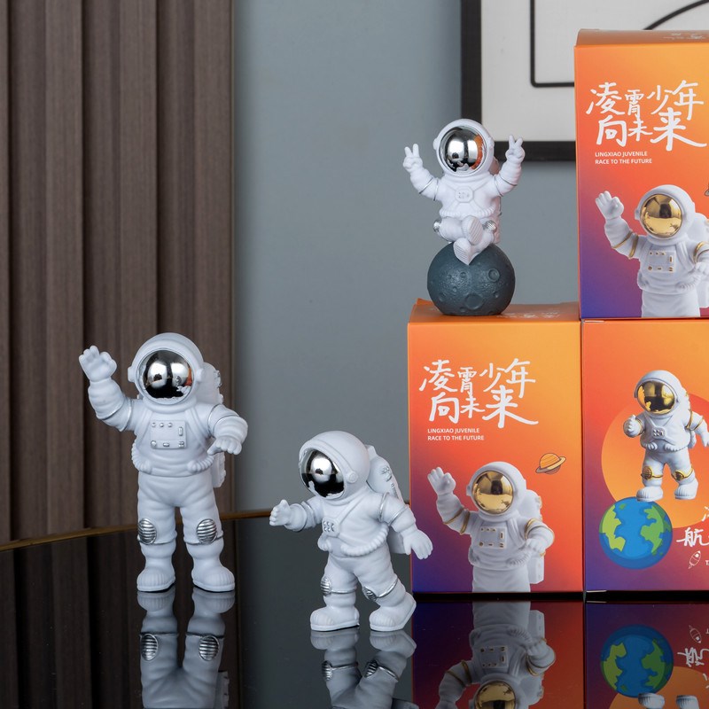 创意宇航员手办夜光太空人模型家居桌面摆件学生儿童玩偶生日礼物