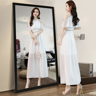 挂脖露肩雪纺连衣裙2020新款法国D小众蕾丝渡假裙子白色长裙女夏