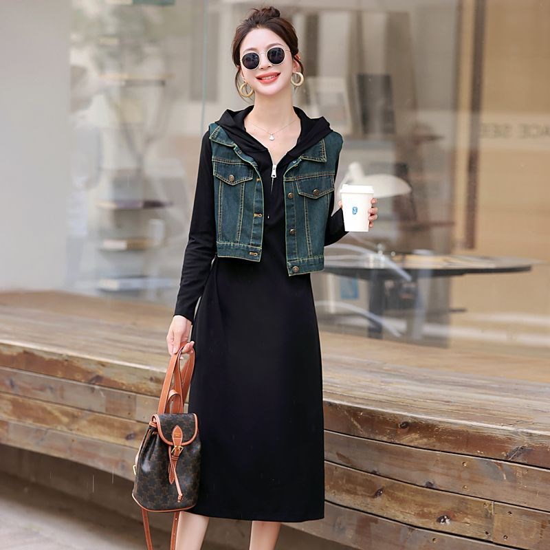 牛仔马甲配黑色连帽m连衣裙女2023秋季新款休闲洋气时尚长裙两件