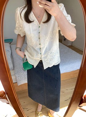 NAZ那子大码2025夏季新款法式V领刺绣衬衫胖mm设计感洋气显瘦上衣