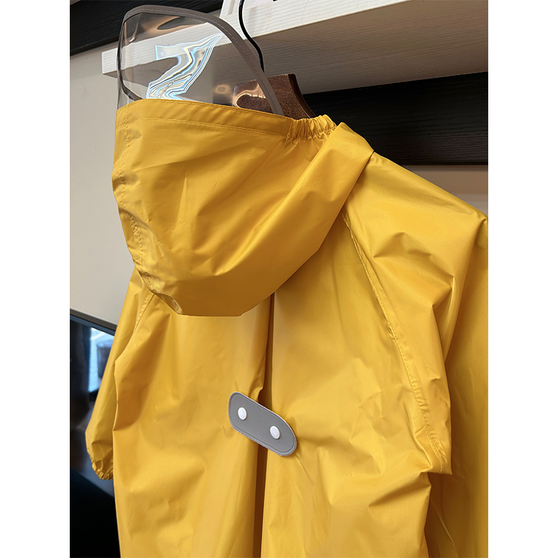 简约2023新款轻薄纯色长款儿童雨衣男女童透气便携书包位帽檐雨披
