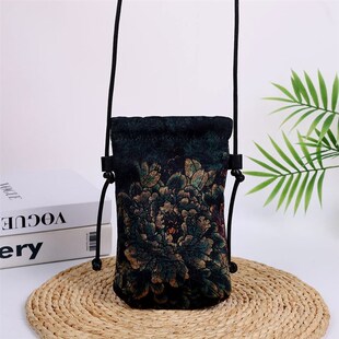 新款香云纱手机包斜挎包内胆隐形磁扣防偷可以放多个自吸口可调节