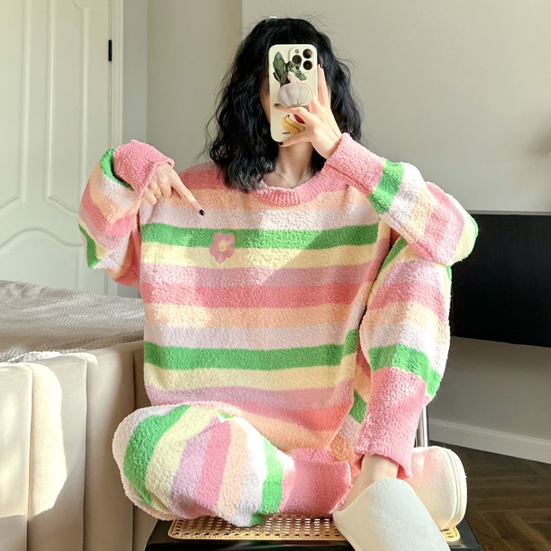 彩虹条纹软绵绵睡衣女款秋冬季休闲圆领加厚珊瑚绒新款家居服套装