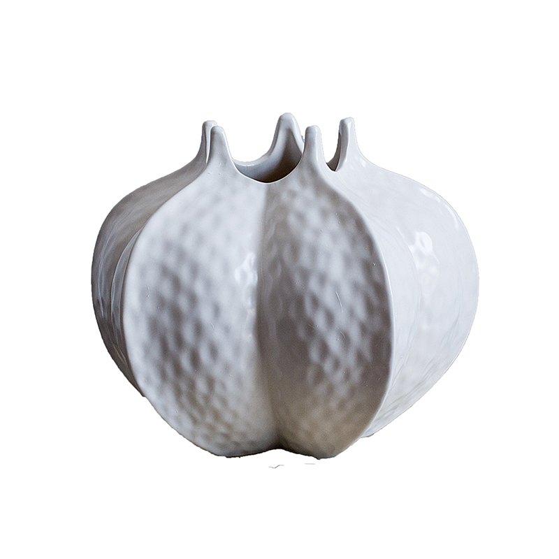 轻奢装饰花器白色陶瓷小花瓶家装饰品创意客厅插花瓷器摆件杨桃
