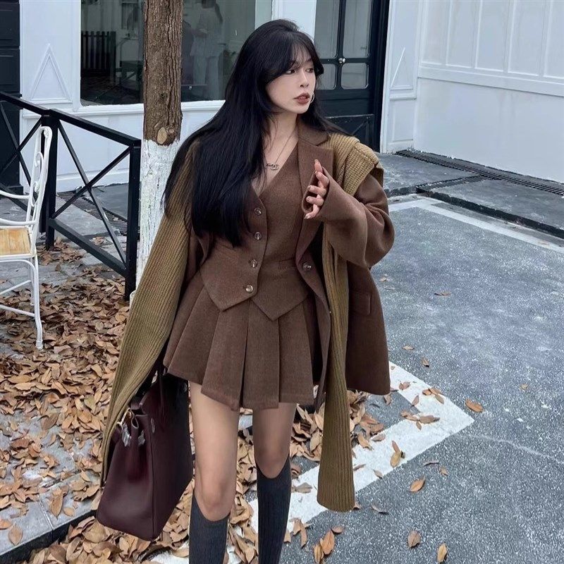 高级感休闲毛呢西装外套A字套装裙子小个子马甲百褶短裙三件套