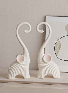 奶油风大象装饰品摆件客厅玄关电视柜高级感朋友情侣送礼乔迁新房