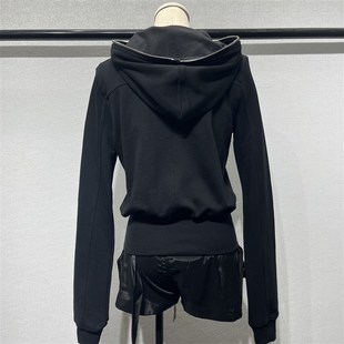 短款 胸口铆钉扣眼女士修身 卫衣外套 O拉链帽连帽开衫 秋冬暗黑R风格