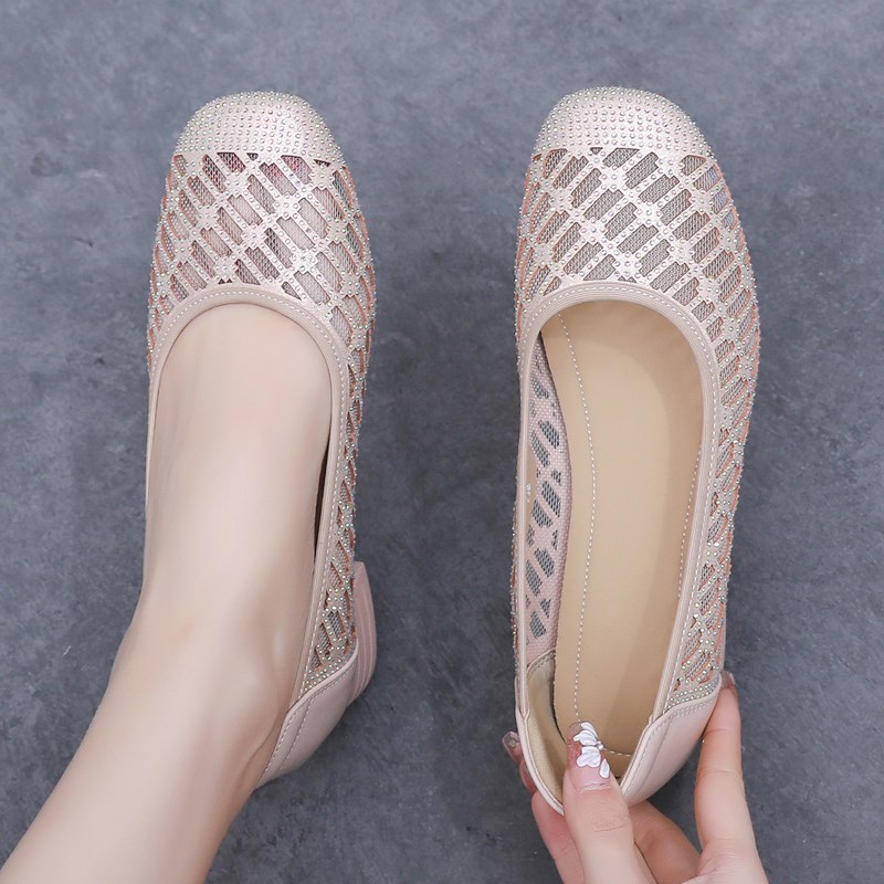 真皮网纱凉鞋2025夏季百搭水钻镂空妈妈鞋大码女鞋不累脚粗跟单鞋