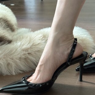 纯黑铆钉高跟鞋细跟2024年新款气质百搭御姐单鞋尖头浅口后空凉鞋