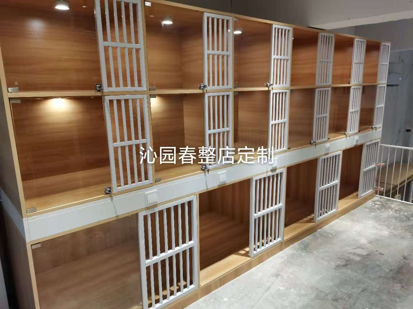 宠物店狗舍定制实木玻璃狗柜狗别墅寄养柜繁殖笼展示狗笼狗屋厕所