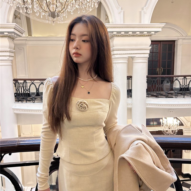 圣卡洛的晚秋 米驼色人字纹浪漫玫瑰针织拼接方领上衣长半裙套装