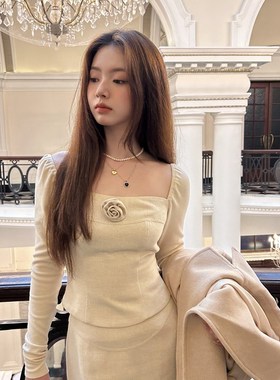 圣卡洛的晚秋 米驼色人字纹浪漫玫瑰针织拼接方领上衣长半裙套装